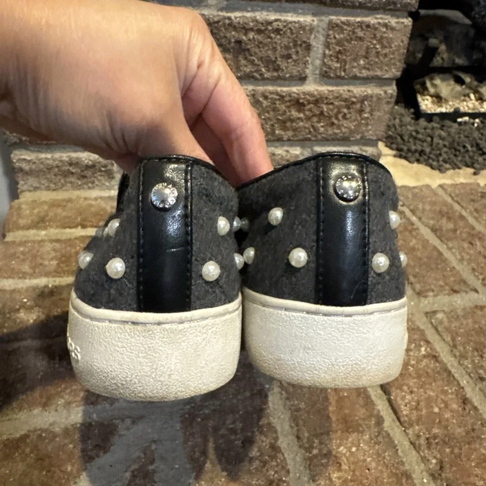 Michael‎ Kors Keaton Embellished Slip On Shoes Size 7.5M Gray With Pearls #131